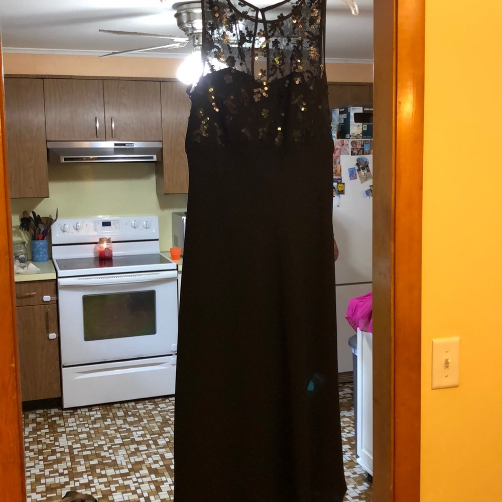 ❤️ woman’s long black dress with sequin top